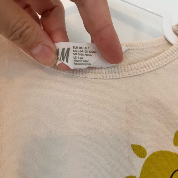 H&M girls Beige /Cream crop Sleeve Shirt with happy Sun Graphic - Picture 4 of 4